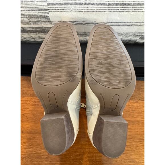 Wonderly Justice Ladies Booties in Bone White, Size 8 - Picture 7 of 7